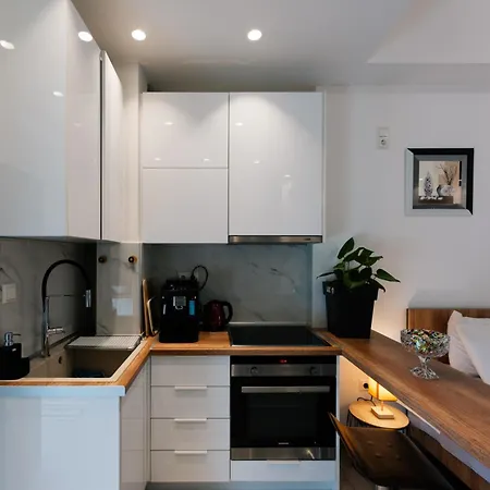 Modern Studio Apartment A-3